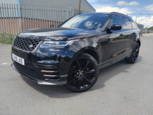 2018 Land Rover Range Rover Velar 2.0 D240 R-Dynamic S in Black — image 3