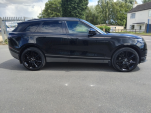 2018 Land Rover Range Rover Velar 2.0 D240 R-Dynamic S in Black — image 4