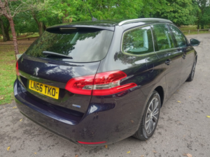 2016 Peugeot 308 Sw 1.6 Bluehdi Allure in Blue — image 6