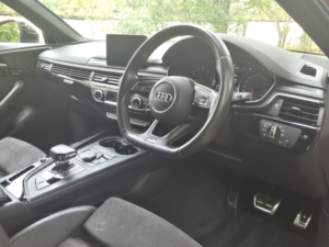 2018 Audi A4 Avant 2.0 Tfsi Quattro Black Edition in Red — image 5