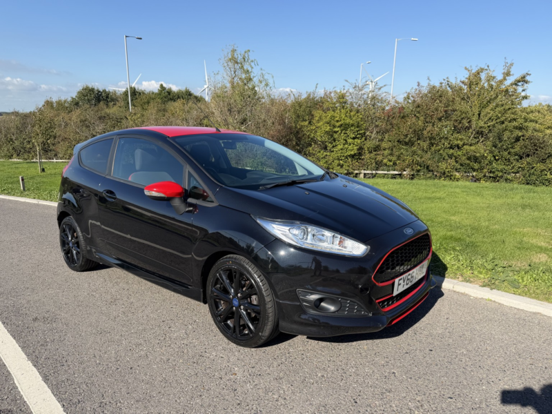 2016 Ford Fiesta 1.0 T Ecoboost Zetec S in Black — image 1