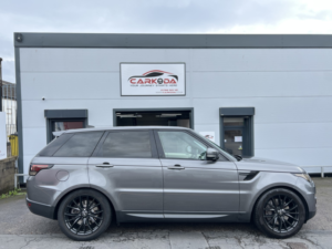 2017 Land Rover Range Rover Sport 3.0 Sd V6 Hse in Grey — image 3