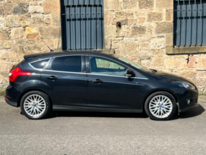 2012 Ford Focus 1.6 Tdci Zetec Hatchback 5dr Diesel Manual Euro 5 (s/s) (115 Ps) in Black — image 2