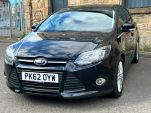 2012 Ford Focus 1.6 Tdci Zetec Hatchback 5dr Diesel Manual Euro 5 (s/s) (115 Ps) in Black — image 4