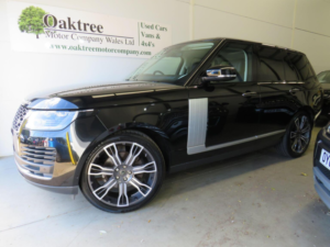 2020 Land Rover Range Rover 3.0 Sd V6 Vogue Se Auto 4WD Euro 6 (s/s) 5dr in Black — image 3