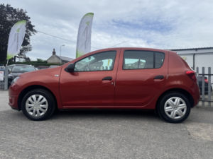 2015 Dacia Sandero 0.9 Tce Ambiance in Red — image 2