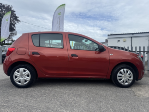 2015 Dacia Sandero 0.9 Tce Ambiance in Red — image 6
