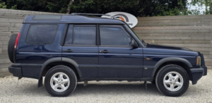 1999 Land Rover Discovery 4.0 I V8 Gs in Blue — image 2