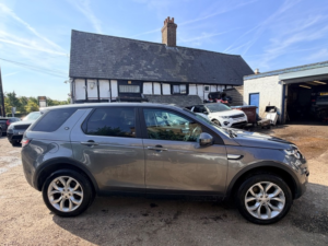 2016 Land Rover Discovery Sport Td4 Hse in Grey — image 5