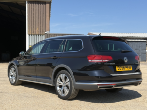 2016 Volkswagen Passat 2.0 Tdi Bluemotion Tech Alltrack in Black — image 6