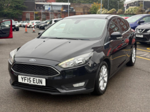 2015 Ford Focus 1.6 Tdci Zetec Euro 5 (s/s) 5dr in Black — image 4