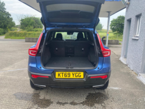 2020 Volvo Xc40 2.0 R-Design Pro D4 AWD in Blue — image 3