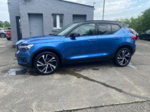 2020 Volvo Xc40 2.0 R-Design Pro D4 AWD in Blue — image 6