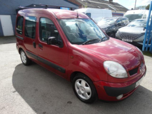 2004 Renault Kangoo 1.2 16v Expression 5dr in Red — image 3