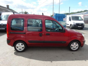 2004 Renault Kangoo 1.2 16v Expression 5dr in Red — image 4