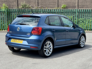 2015 Volkswagen Polo 1.4 Tdi Bluemotion Tech Sel in Blue — image 4