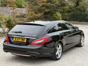 2013 Mercedes-Benz Cls 2.1 Cls250 Cdi Blueefficiency Amg Sport in Black — image 3