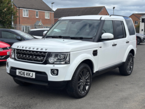 2016 Land Rover Discovery 4 3.0 Sd V6 Graphite SUV 5dr Diesel Auto 4WD Euro 6 (s/s) (256 Bhp) in White — image 4