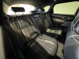 2018 Land Rover Range Rover Velar 2.0 D180 R-Dynamic Hse Auto 4WD Euro 6 (s/s) 5dr in Black — image 4