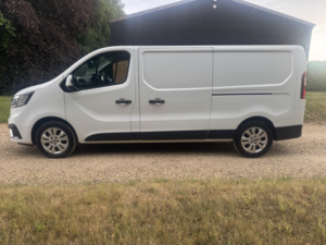 2023 Renault Trafic 2.0 Ll30 Blue Dci 130 Sport Lwb Panel Van in White — image 4