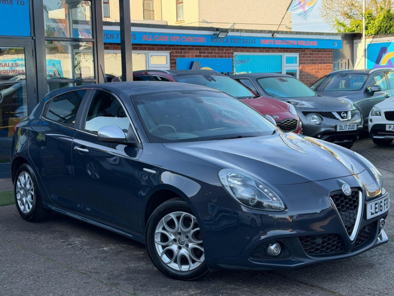 2016 Alfa Romeo Giulietta 1.6 Jtdm-2 Tecnica Euro 6 (s/s) 5dr in Grey — image 1