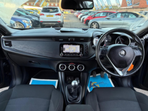 2016 Alfa Romeo Giulietta 1.6 Jtdm-2 Tecnica Euro 6 (s/s) 5dr in Grey — image 2