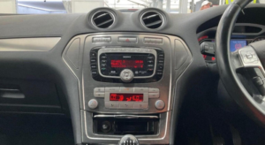 2010 Ford Mondeo 2.0 Tdci Titanium 5dr in White — image 5