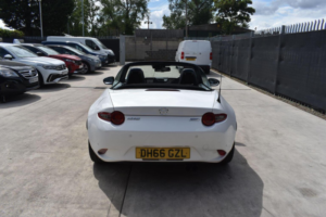 2017 Mazda Mx-5 2.0 Skyactiv-G Sport Nav Euro 6 2dr in White — image 6