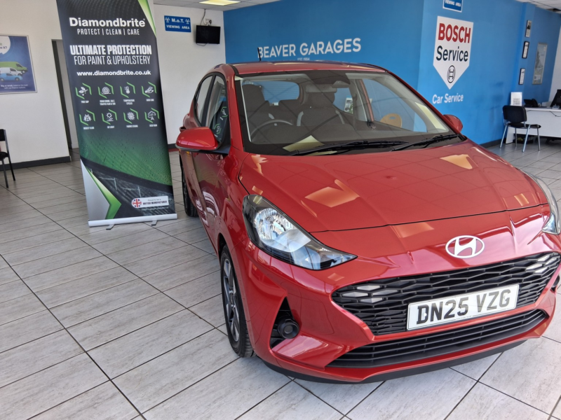 2025 Hyundai I10 1.0 I10 Advance 1.0 63ps AMT My25 in Red — image 1