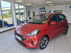 2025 Hyundai I10 1.0 I10 Advance 1.0 63ps AMT My25 in Red — image 2