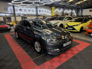 2014 Renault Megane 1.5 Limited Energy Dci 110 Stop & Start in Grey — image 2