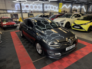 2014 Renault Megane 1.5 Limited Energy Dci 110 Stop & Start in Grey — image 4