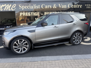 2017 Land Rover Discovery 3.0 Td V6 Hse Luxury in Silver — image 3