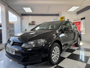 2013 Volkswagen Golf 1.6 Tdi Bluemotion Tech S Euro 5 (s/s) 5dr in Black — image 3