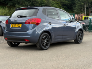 2017 Kia Venga 1.6 4 MPV 5dr Petrol Manual Euro 6 (s/s) (123 Bhp) in Blue — image 5