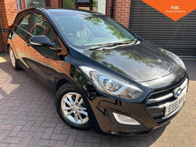 2016 Hyundai I30 1.6 Crdi Blue Drive Se Nav Euro 6 (s/s) 5dr in Black — image 1