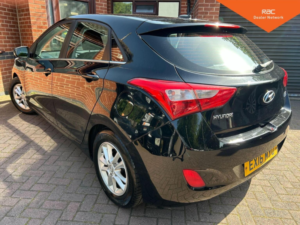 2016 Hyundai I30 1.6 Crdi Blue Drive Se Nav Euro 6 (s/s) 5dr in Black — image 3