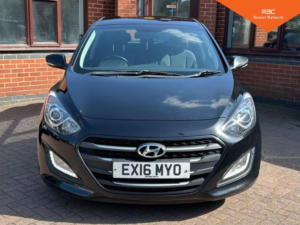 2016 Hyundai I30 1.6 Crdi Blue Drive Se Nav Euro 6 (s/s) 5dr in Black — image 4