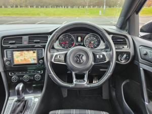 2016 Volkswagen Golf 2.0 Tdi Bluemotion Tech Gtd DSG Euro 6 (s/s) 5dr in Black — image 5