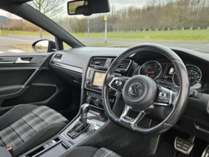 2016 Volkswagen Golf 2.0 Tdi Bluemotion Tech Gtd DSG Euro 6 (s/s) 5dr in Black — image 6