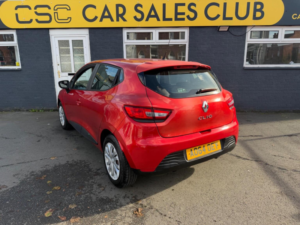 2014 Renault Clio 1.2 16v Expression Euro 5 5dr in Red — image 3