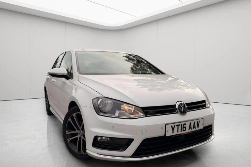 2016 Volkswagen Golf 2.0 Tdi Bluemotion Tech R-Line DSG Euro 6 (s/s) 5dr in White — image 1