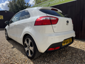 2014 Kia Rio 1.4 3 in White — image 4