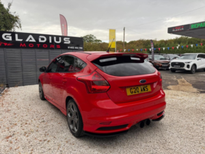 2014 Ford Focus 2.0t Ecoboost St-3 Euro 5 (s/s) 5dr in Red — image 4