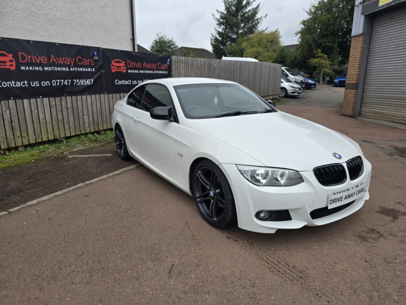 2013 BMW 3 Series 2.0 320d M Sport Coupe in White — image 1