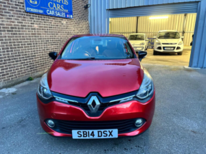 2014 Renault Clio 1.2 16v Dynamique Medianav Euro 5 5dr in Red — image 3