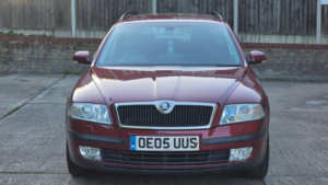 2005 Skoda Octavia 1.6 Fsi Elegance Euro 4 5dr in Red — image 3