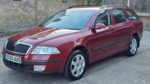 2005 Skoda Octavia 1.6 Fsi Elegance Euro 4 5dr in Red — image 4