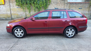 2005 Skoda Octavia 1.6 Fsi Elegance Euro 4 5dr in Red — image 5