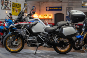 2022 BMW R 1250 Gs Adventure 1250 Te in Multicolour — image 3
